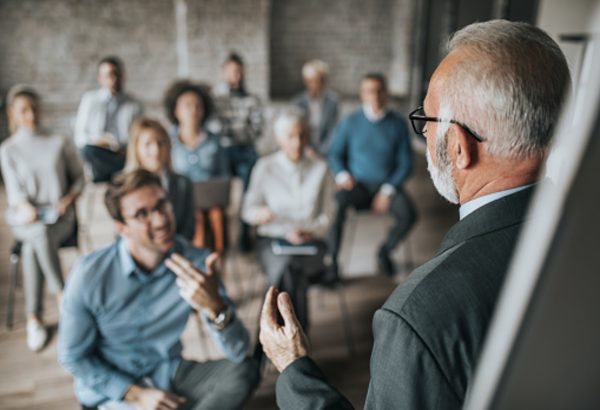 Escola de Associativismo promove curso sobre comunicação nas associações