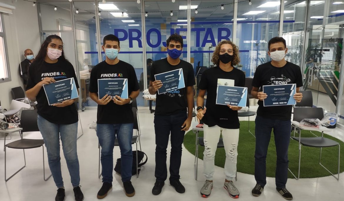 Alunos do Senai encerram programa de estágio em inovação e tecnologia